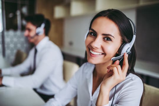 Mujer call center